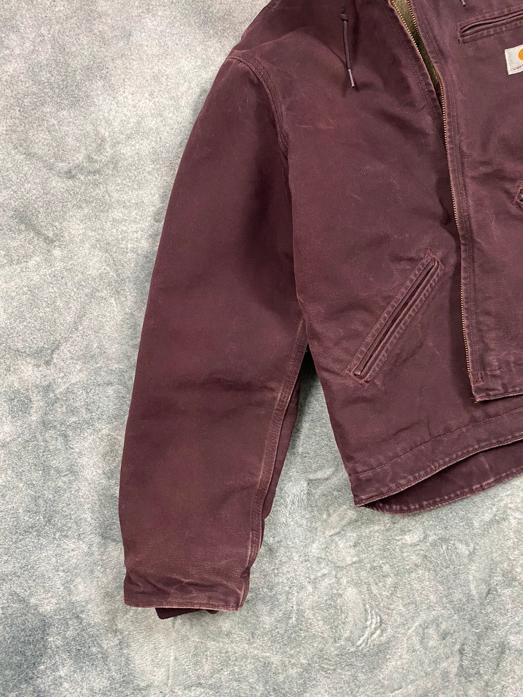 Carhartt Sierra Jacket WJ141 – Vintage – Burgundy – Fleece Lined – Boxy Fit – Women’s Size M