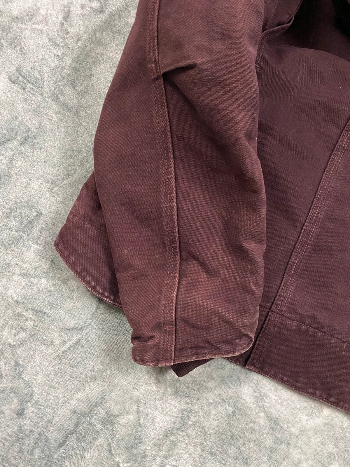 Carhartt Sierra Jacket WJ141 – Vintage – Burgundy – Fleece Lined – Boxy Fit – Women’s Size M