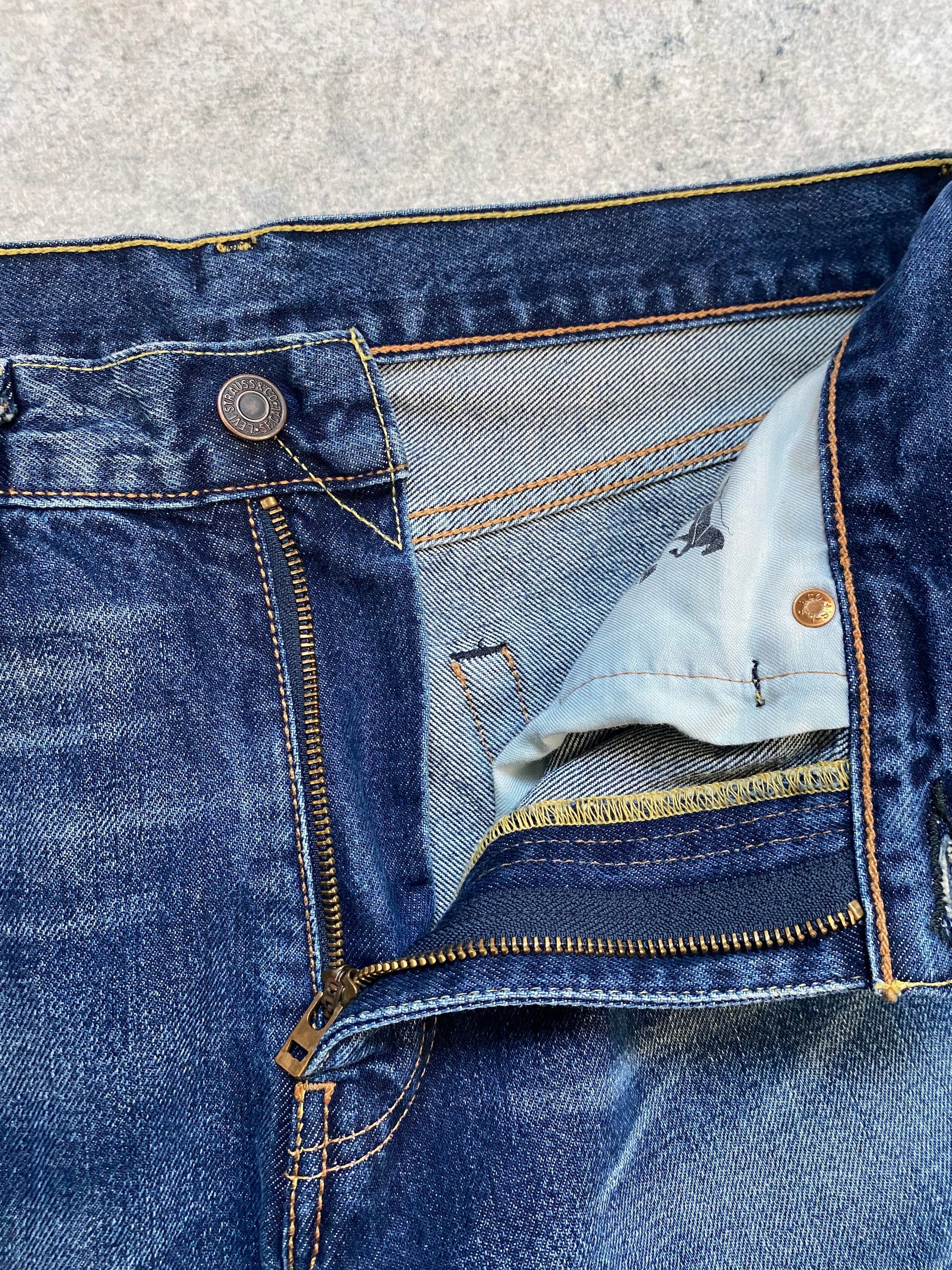 Levi’s 505 Bootcut Jeans – Vintage Washed Denim – Y2K Fit – Size 32/32